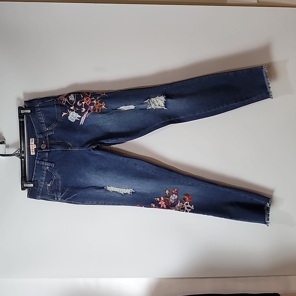 Jeans ~ YMI WannaBettaButt? Embroidered Ankle Jeans w/ Frayed Hem - Picture 4 of 13